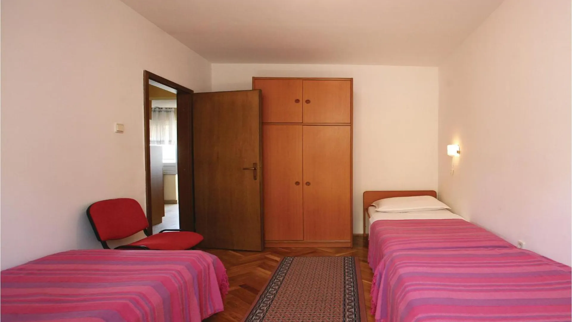 2 Bedroom Lovely Apartment In Labin Ravni