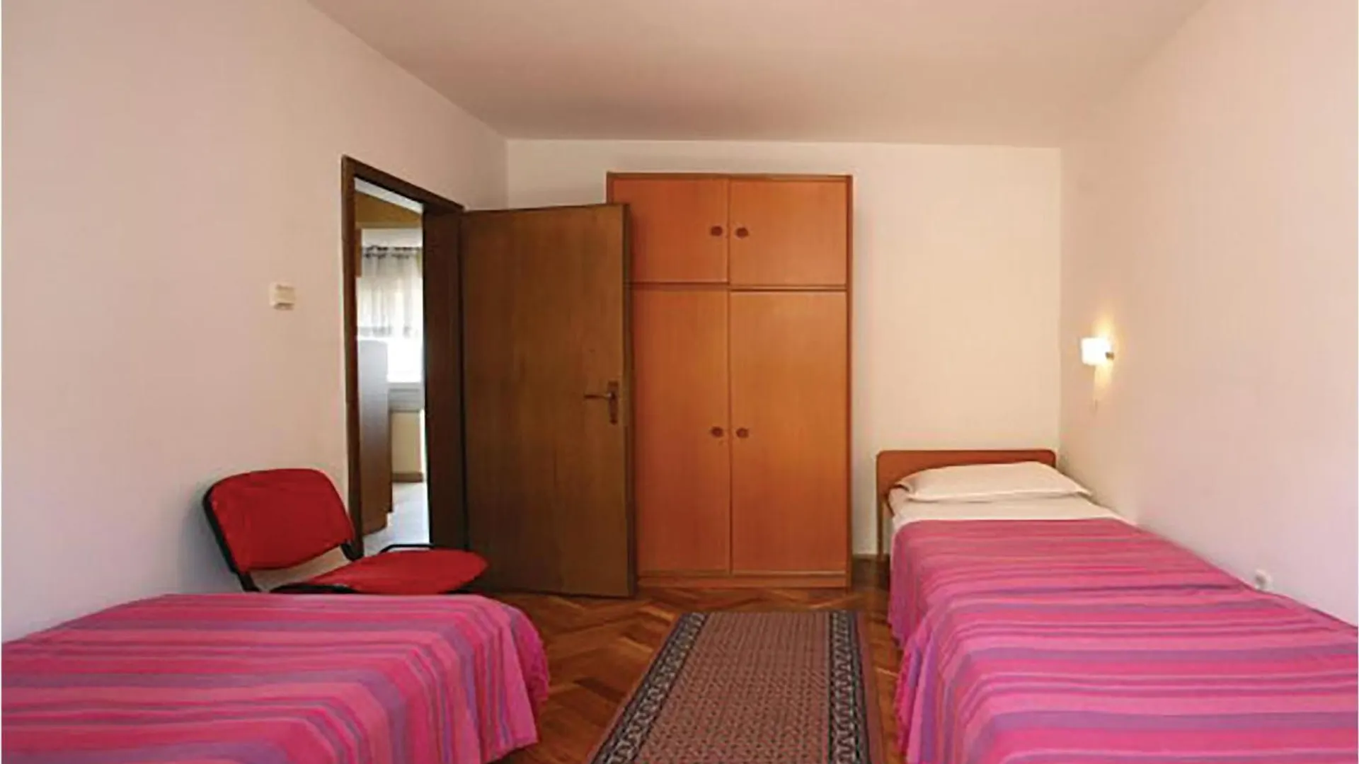 2 Bedroom Lovely Apartment In Labin ラヴニ