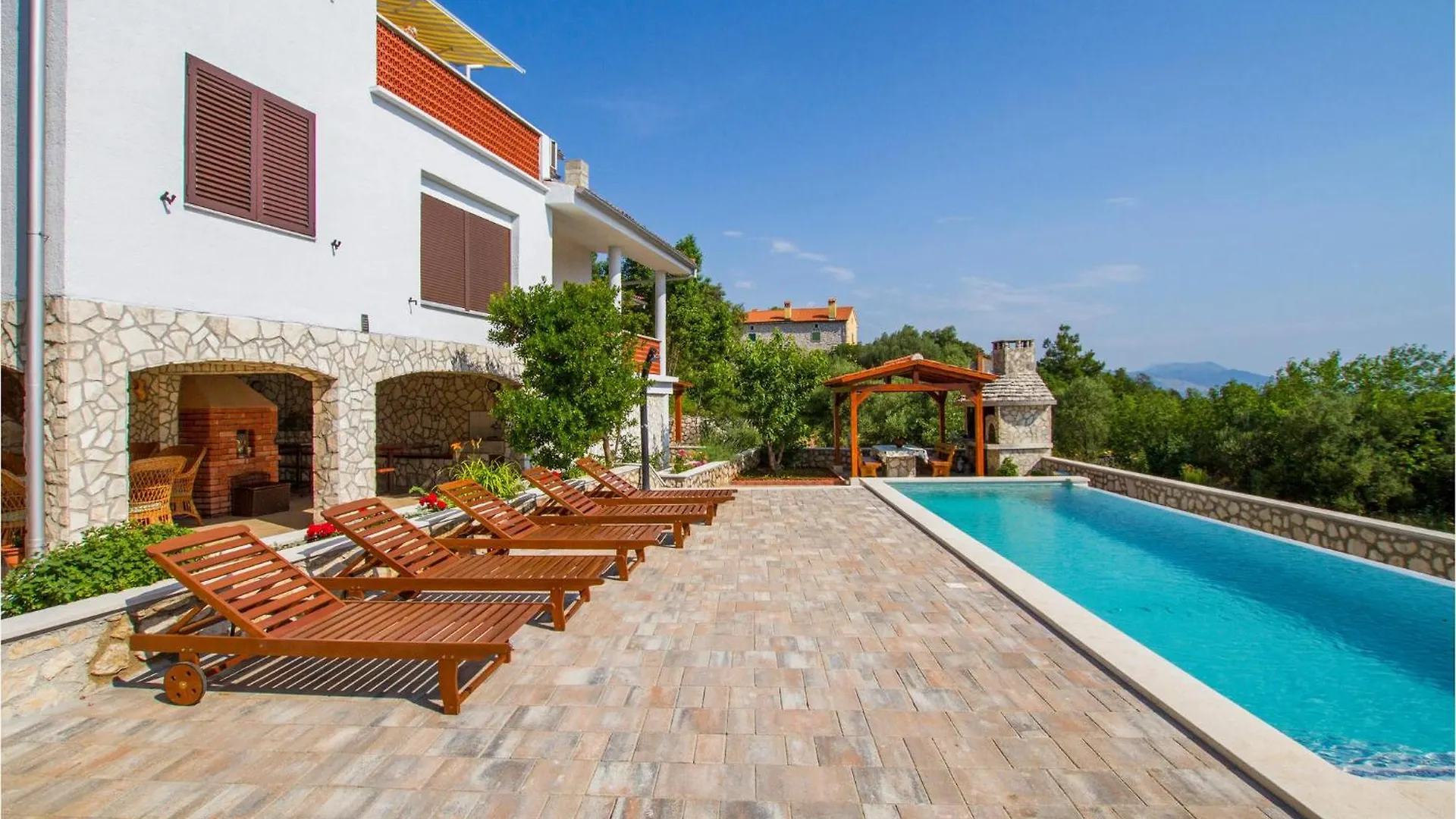 2 Bedroom Lovely Apartment In Labin ラヴニ